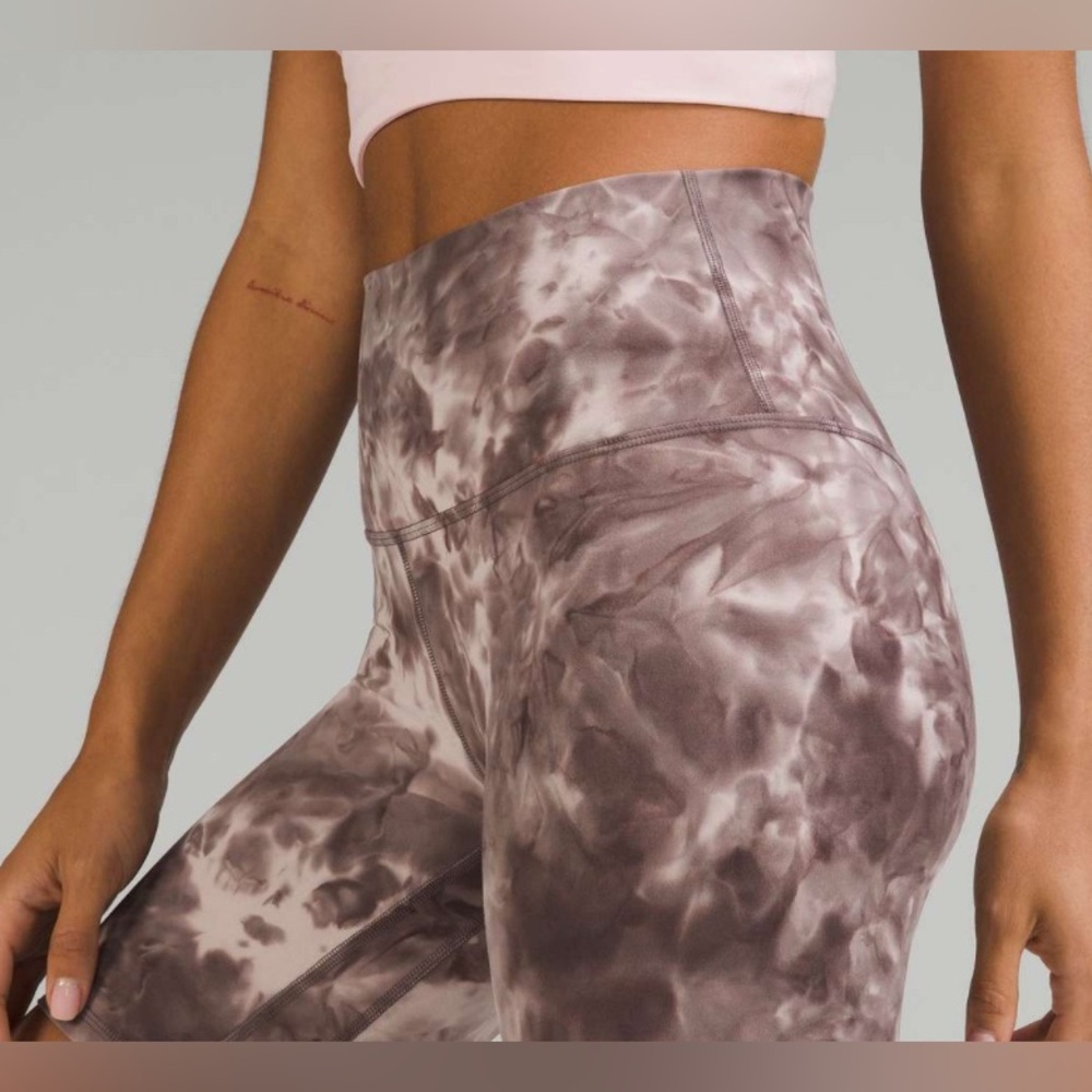NEW lululemon align shorts 4” diamond dye pink